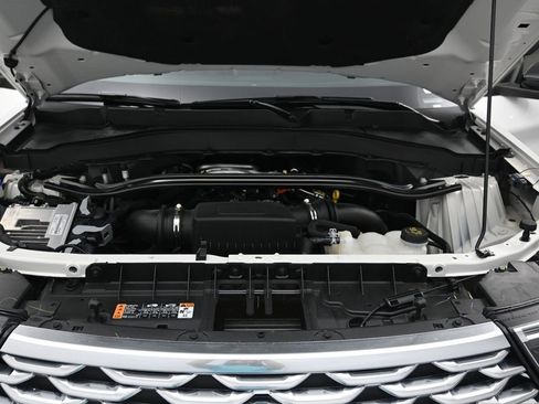 Certified 2023 Ford Explorer Platinum w/ Technology Package image 28