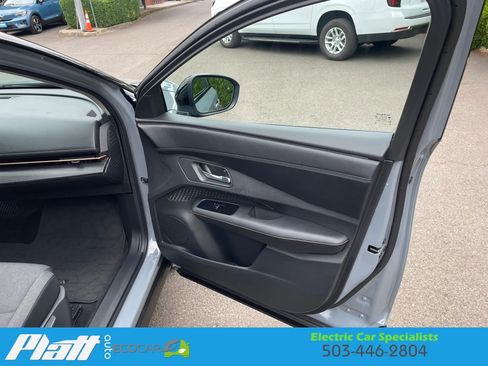 Used 2023 Nissan Ariya FWD image 48