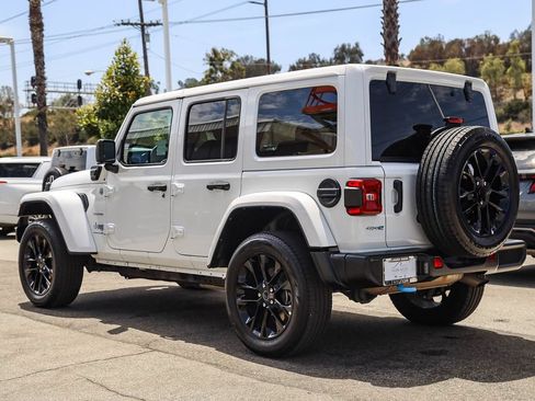 Used 2024 Jeep Wrangler Unlimited Sahara AWD/4WD image 4