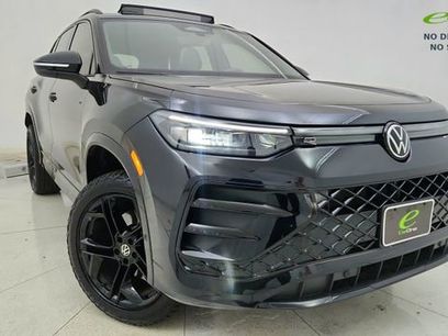 Used 2025 Volkswagen Tiguan SE R-Line