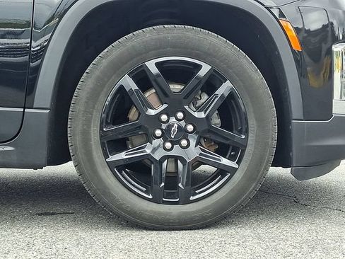 Used 2023 Chevrolet Traverse LT w/ LPO, 'HIT The Road' Package AWD/4WD image 8