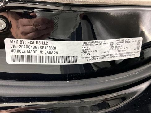 Used 2024 Chrysler Pacifica Touring-L image 44