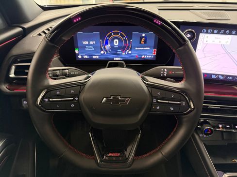 Used 2024 Chevrolet Traverse RS image 17