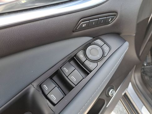 Used 2019 Buick Enclave Premium image 15