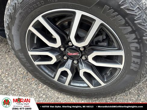 Used 2023 GMC Yukon AT4 w/ AT4 Premium Plus Package AWD/4WD image 7