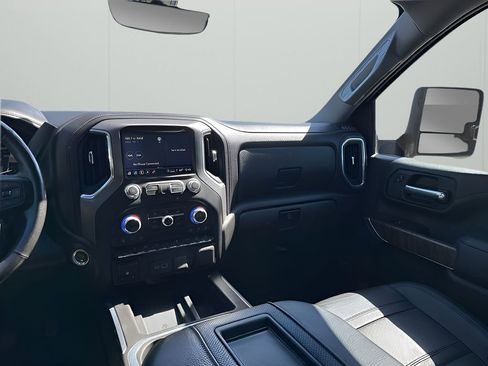 Used 2021 GMC Sierra 2500 Denali w/ Denali Ultimate Package image 24