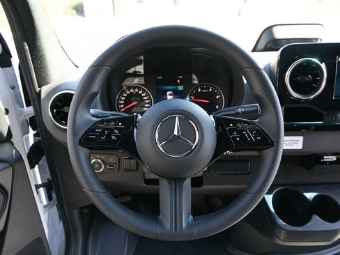 Used 2026 Mercedes-Benz Sprinter 2500 image 2