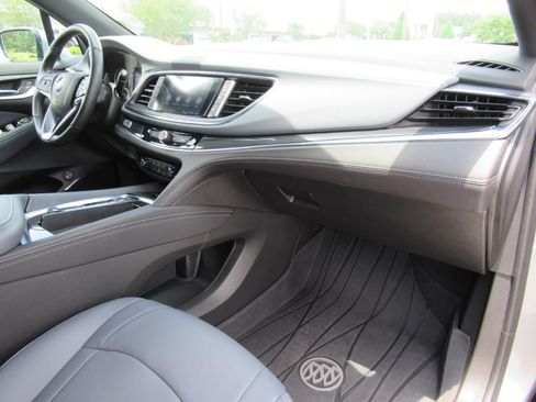 Used 2024 Buick Enclave Essence w/ Technology Package FWD image 11