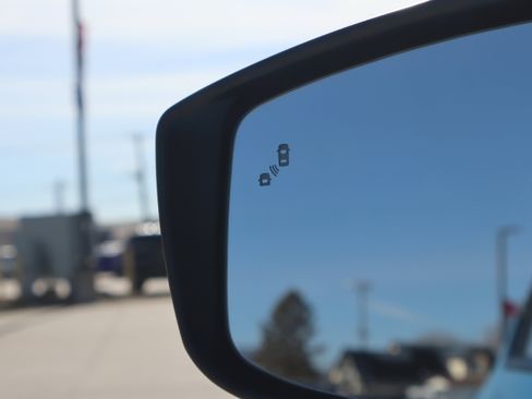 Used 2025 Nissan Versa SR w/ Trunk Package image 22