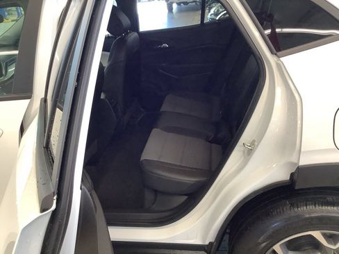 Used 2024 Chevrolet Trax LT w/ Driver Confidence Package FWD image 17