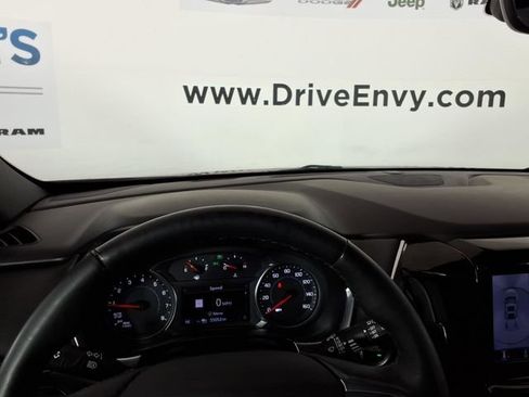 Used 2023 Chevrolet Traverse LT image 29