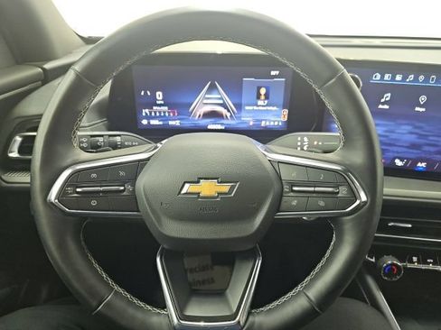 Used 2025 Chevrolet Traverse LT AWD/4WD image 25