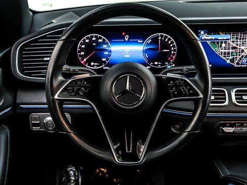 Certified 2025 Mercedes-Benz GLE 450e 4MATIC w/ Winter Package image 19