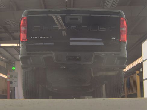 Used 2022 Chevrolet Colorado LT w/ Fleet Safety Package image 11