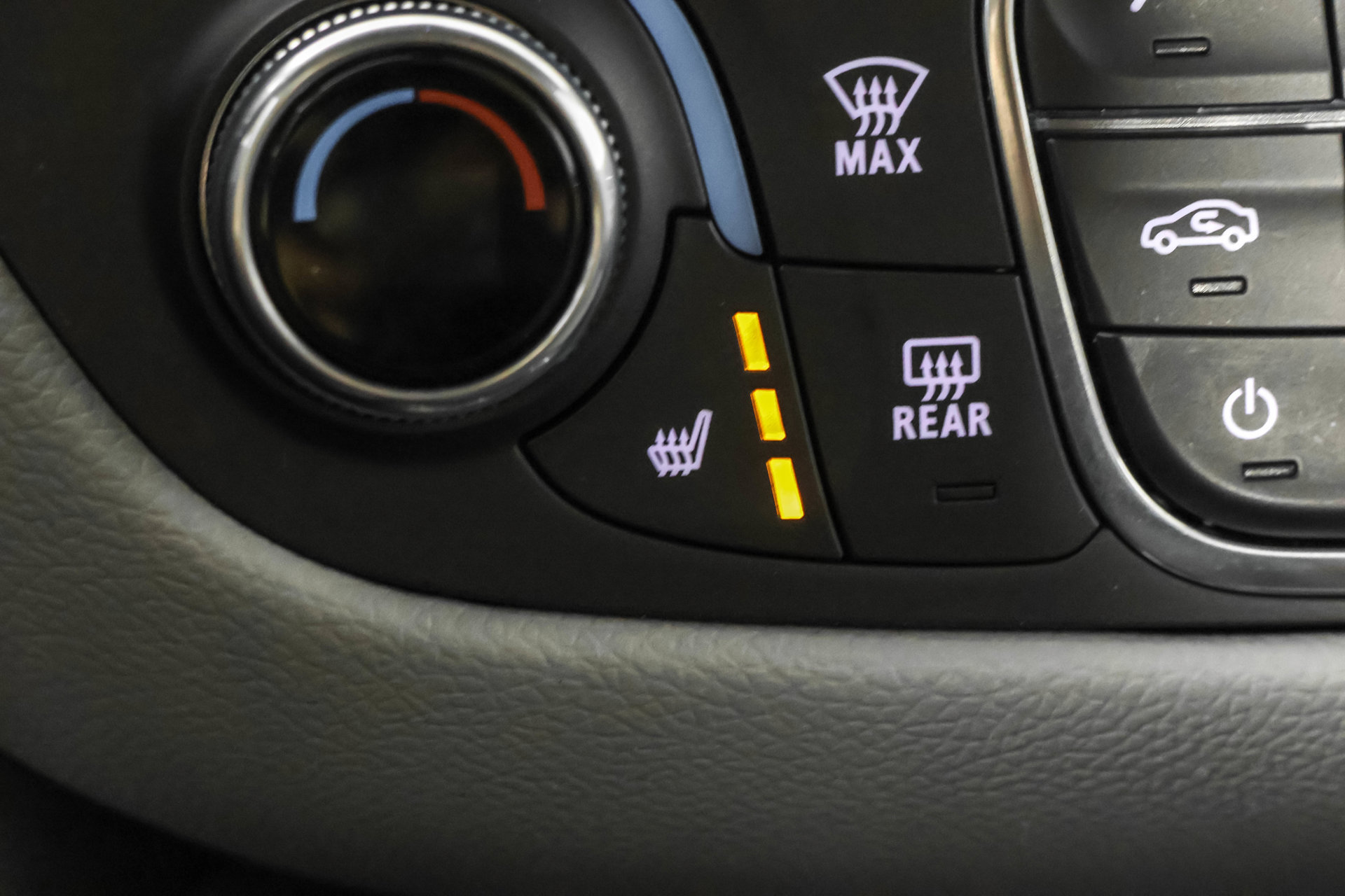 Used 2023 Chevrolet Equinox LT w/ Driver Convenience Package AWD/4WD image 31