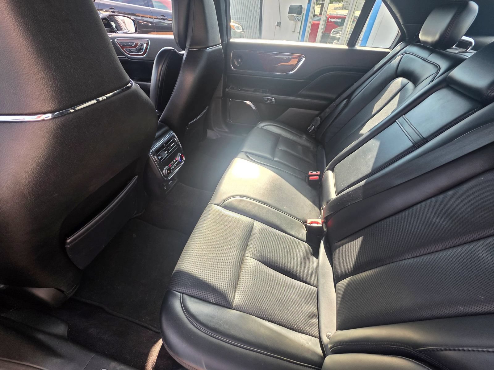 Used 2018 Lincoln Continental Reserve AWD/4WD image 9