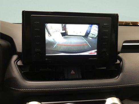 Used 2022 Toyota RAV4 LE AWD/4WD image 18