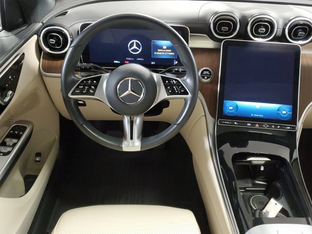 Used 2024 Mercedes-Benz GLC 300 4MATIC image 16