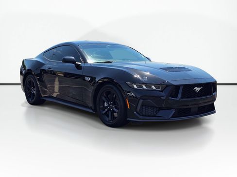 Used 2024 Ford Mustang GT RWD image 5