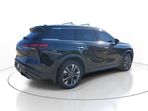 Used 2025 INFINITI QX60 Luxe image 3