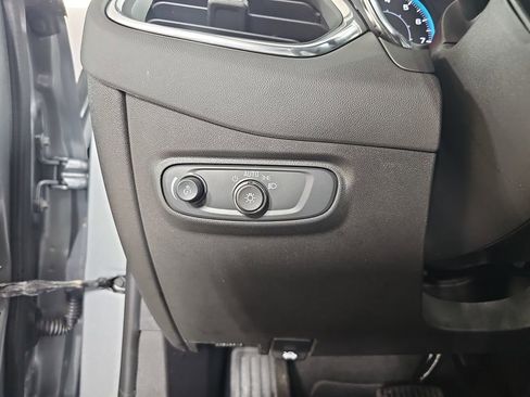 Used 2024 Chevrolet Equinox LS AWD/4WD image 30