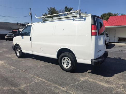 Used 2015 Chevrolet Express 2500 RWD image 3