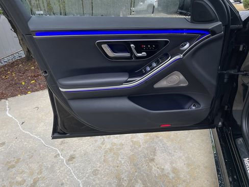 Certified 2022 Mercedes-Benz S 500 4MATIC w/ AMG Line Package image 16