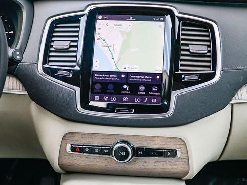 Used 2024 Volvo XC90 T8 Ultimate w/ Protection Package Premier image 15