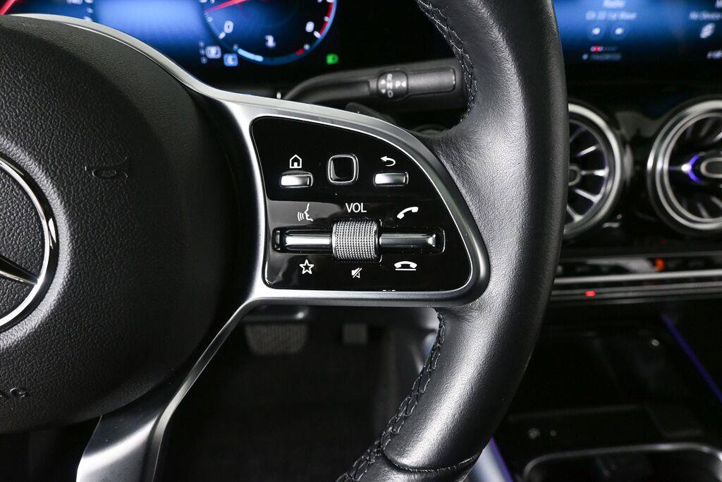Used 2022 Mercedes-Benz GLA 250 image 11