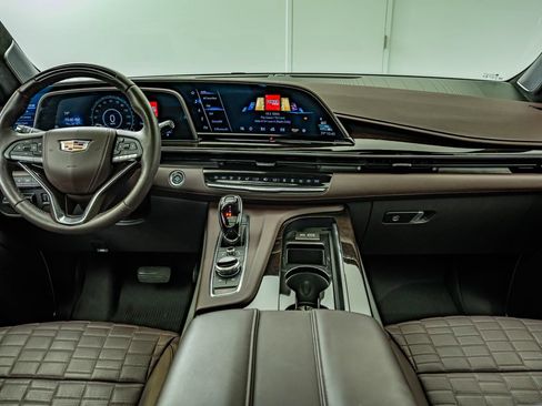 Used 2024 Cadillac Escalade Sport Platinum w/ Heavy-Duty Trailer Package AWD/4WD image 32