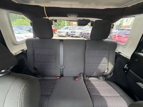 Used 2012 Jeep Wrangler Unlimited Rubicon w/ Dual Top Group AWD/4WD image 20
