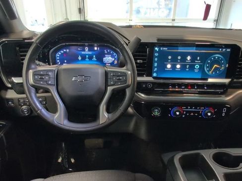 Certified 2022 Chevrolet Silverado 1500 RST AWD/4WD image 16