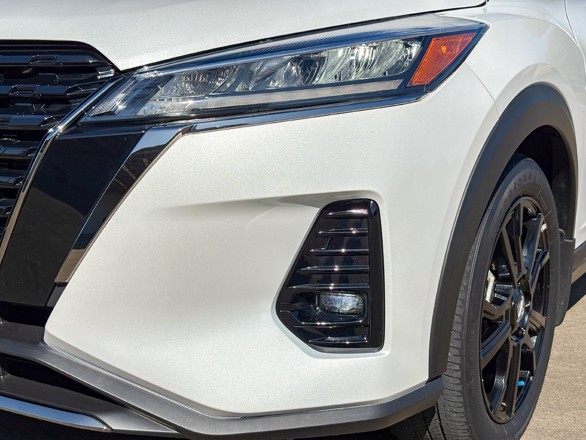 Used 2024 Nissan Kicks SR w/ SR Premium Package FWD image 5