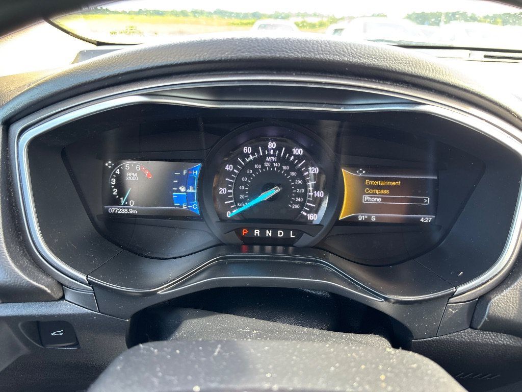 Used 2019 Ford Fusion SE FWD image 15