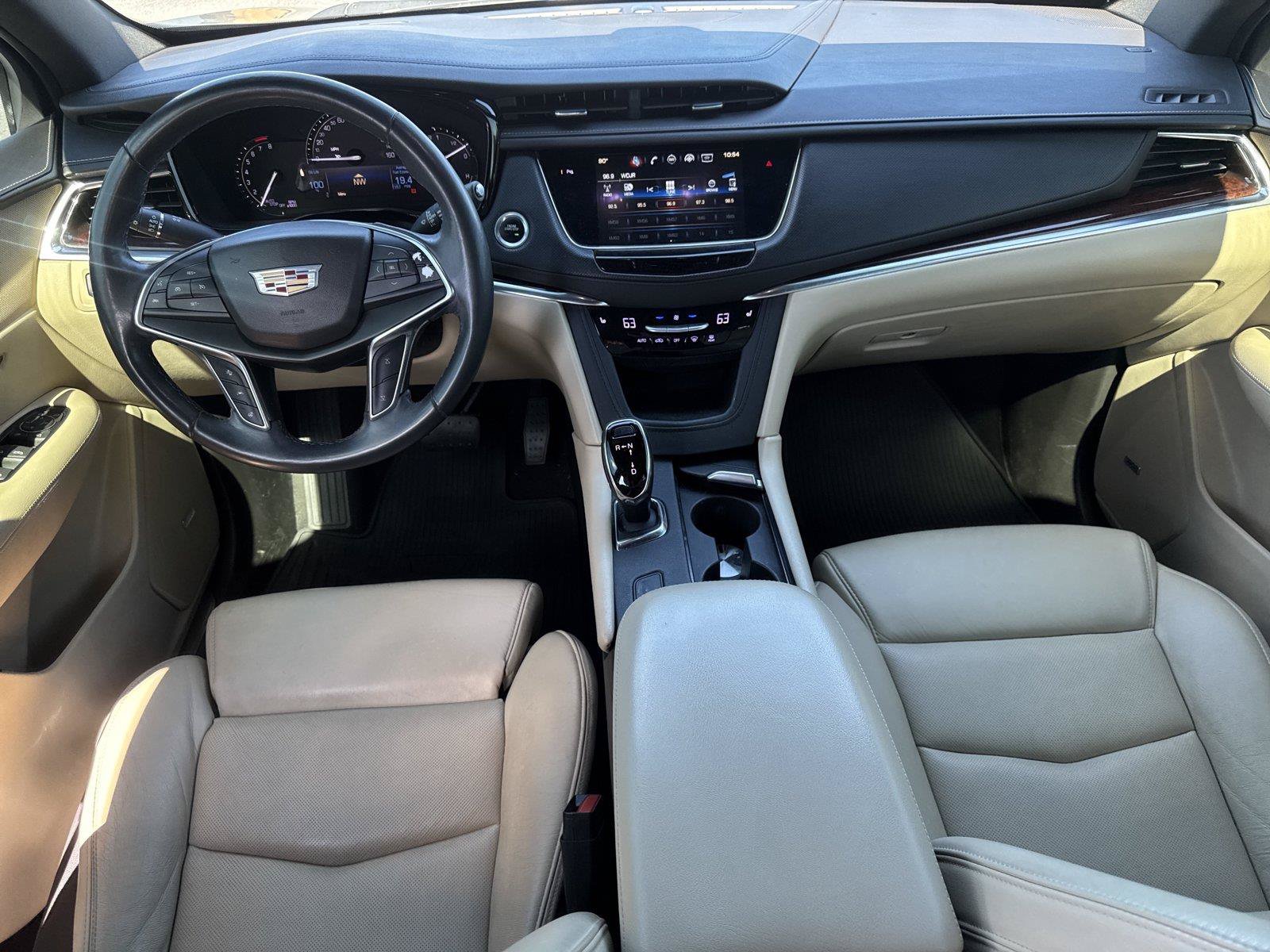 Used 2017 Cadillac XT5 Luxury w/ Driver Awareness Package FWD image 13