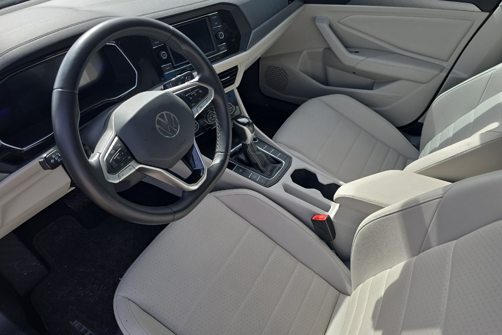 Used 2024 Volkswagen Jetta SE FWD image 7