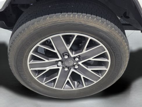 Used 2022 Jeep Wrangler Unlimited Sahara AWD/4WD image 27