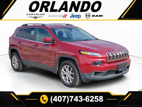 Used 2017 Jeep Cherokee Latitude w/ Safety/Convenience Group AWD/4WD image 1