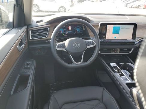 New 2026 Volkswagen Atlas SE image 11
