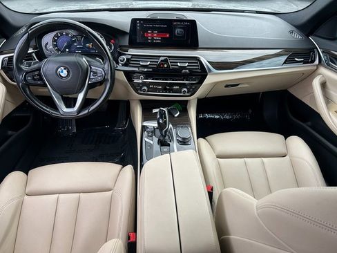 Used 2019 BMW 530e image 28