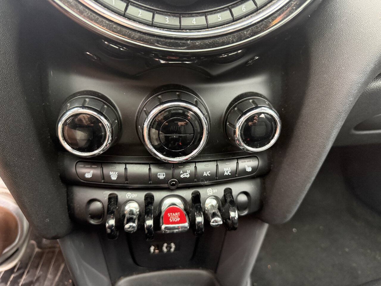 Used 2015 MINI Cooper 4-Door Hardtop FWD image 16