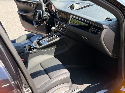 Used 2025 Porsche Macan S AWD/4WD image 10
