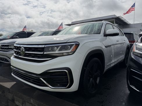 Used 2021 Volkswagen Atlas Cross Sport SE w/ Panoramic Sunroof Package AWD/4WD image 4