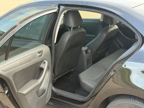 Used 2012 Volkswagen Jetta SE FWD image 11