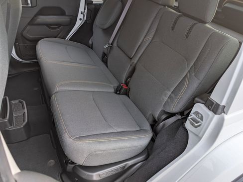 Used 2025 Jeep Wrangler Sahara AWD/4WD image 17