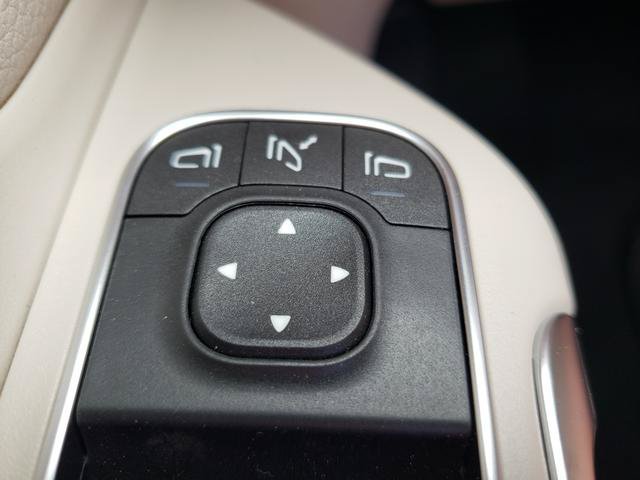 New 2025 Mercedes-Benz GLB 250 4MATIC image 29