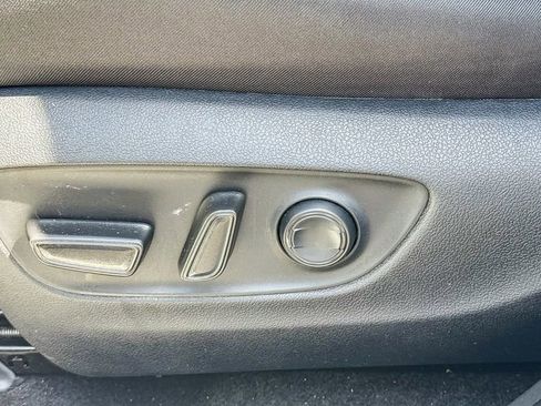 Used 2025 Toyota RAV4 XLE AWD/4WD image 21