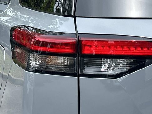 New 2026 Nissan Pathfinder Platinum w/ Lighting Package FWD image 12