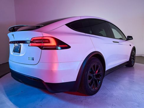 Used 2022 Tesla Model X Plaid AWD/4WD image 10