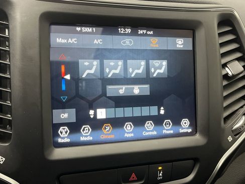 Used 2022 Jeep Cherokee Latitude w/ Sun & Sound Group image 18